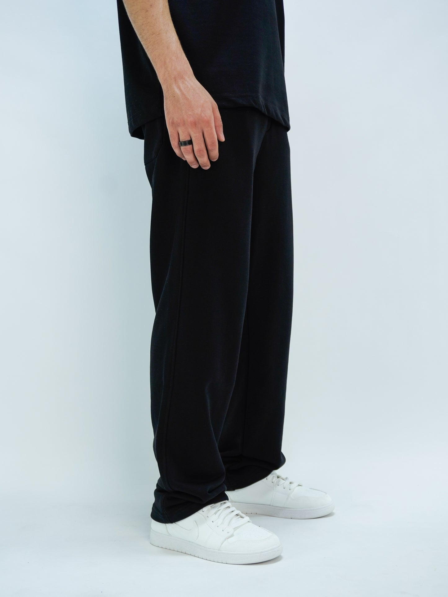 Black - Solid Jogger pants