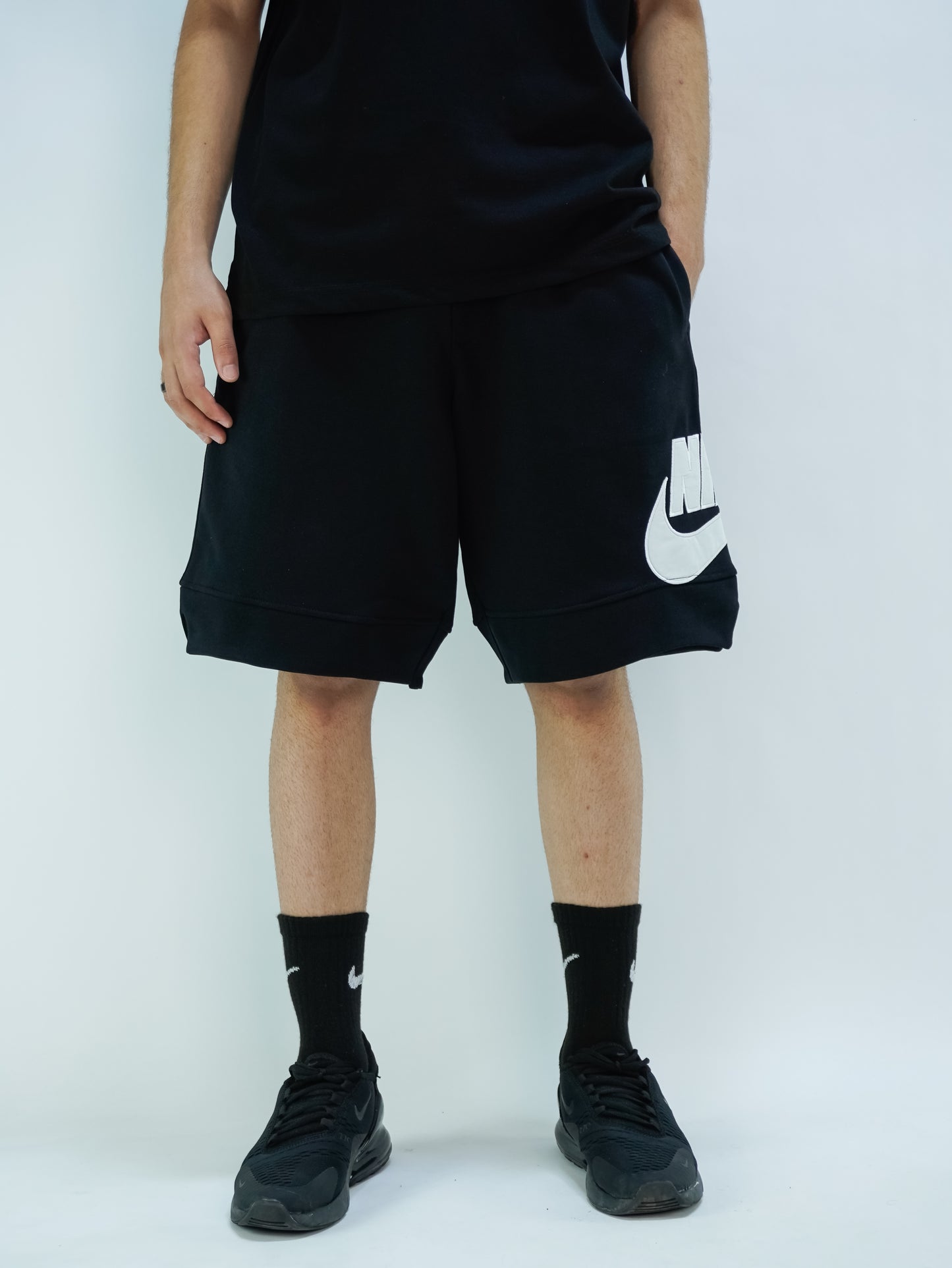 Black - Relaxed Shorts