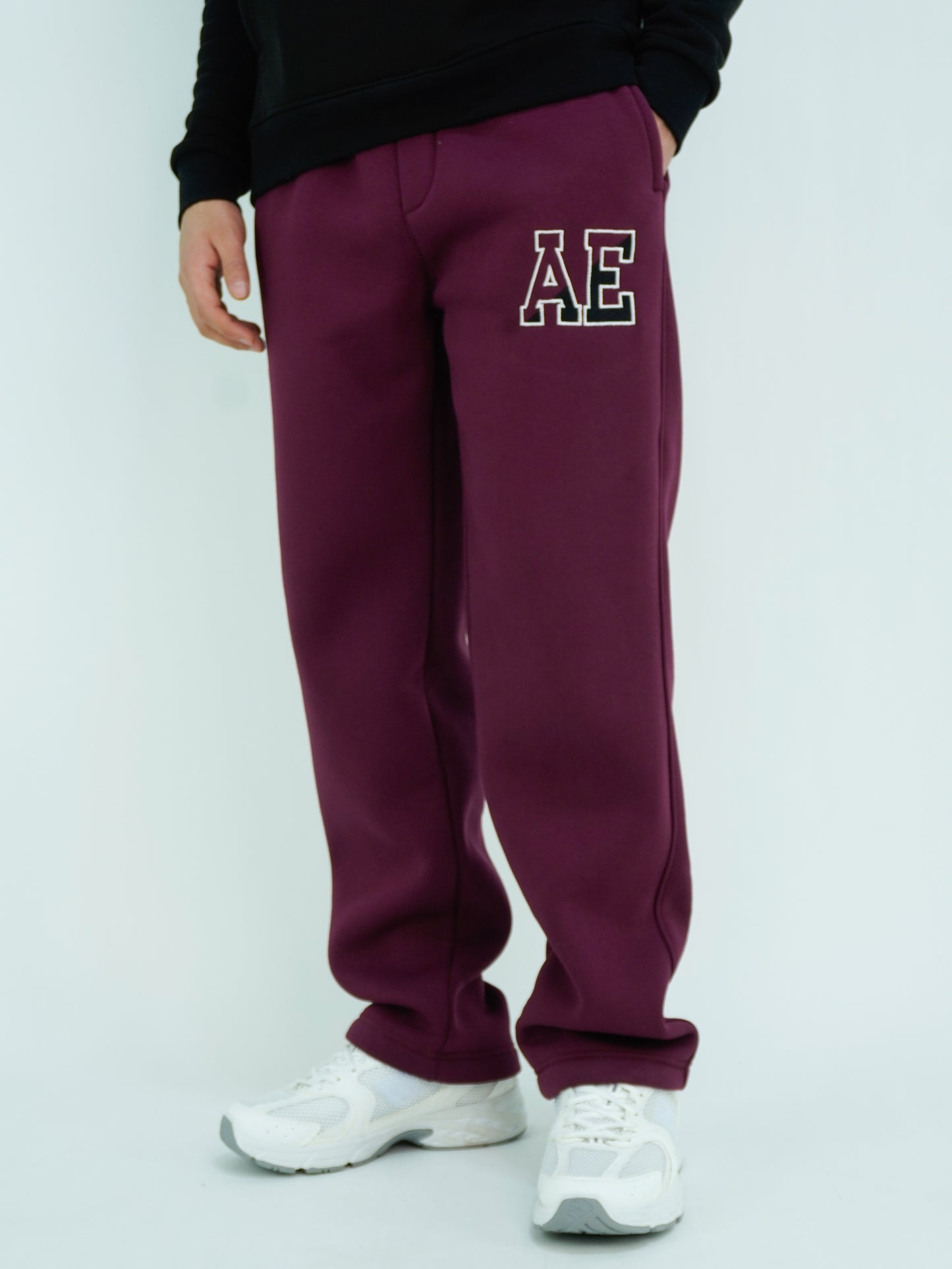 Burgandy - AE wide-leg jogger