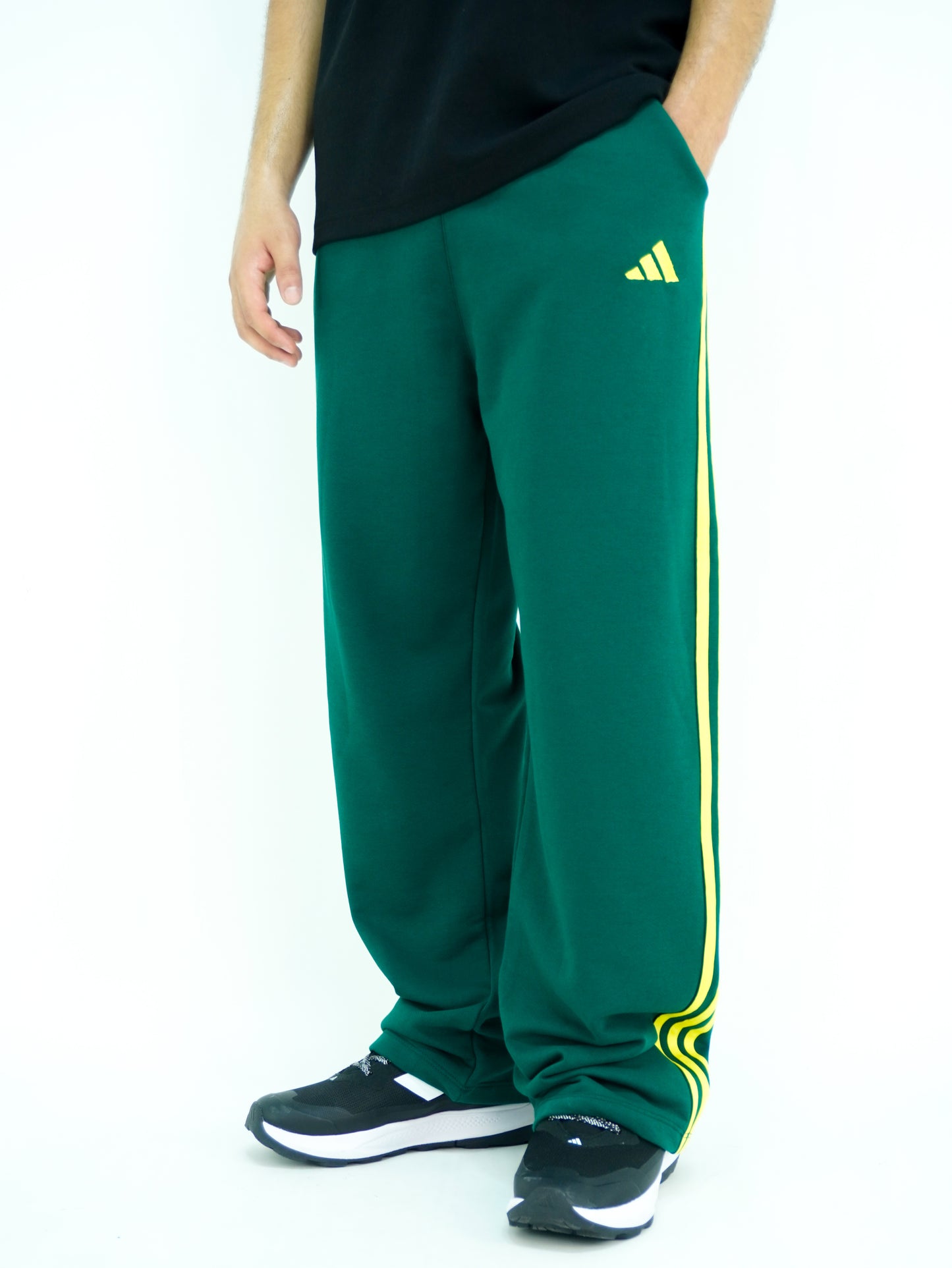 Olive - Three line jogger