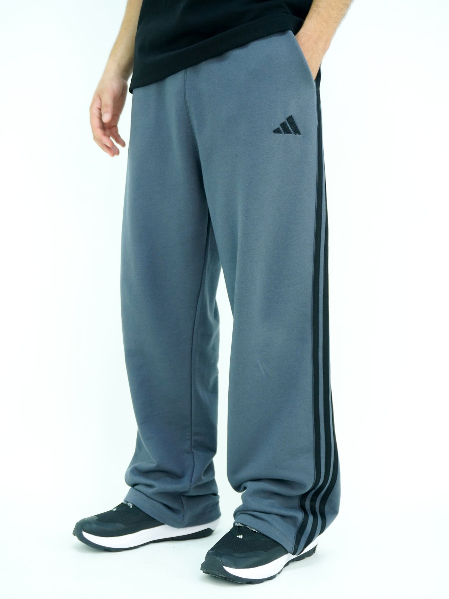 Slate grey - Three line jogger