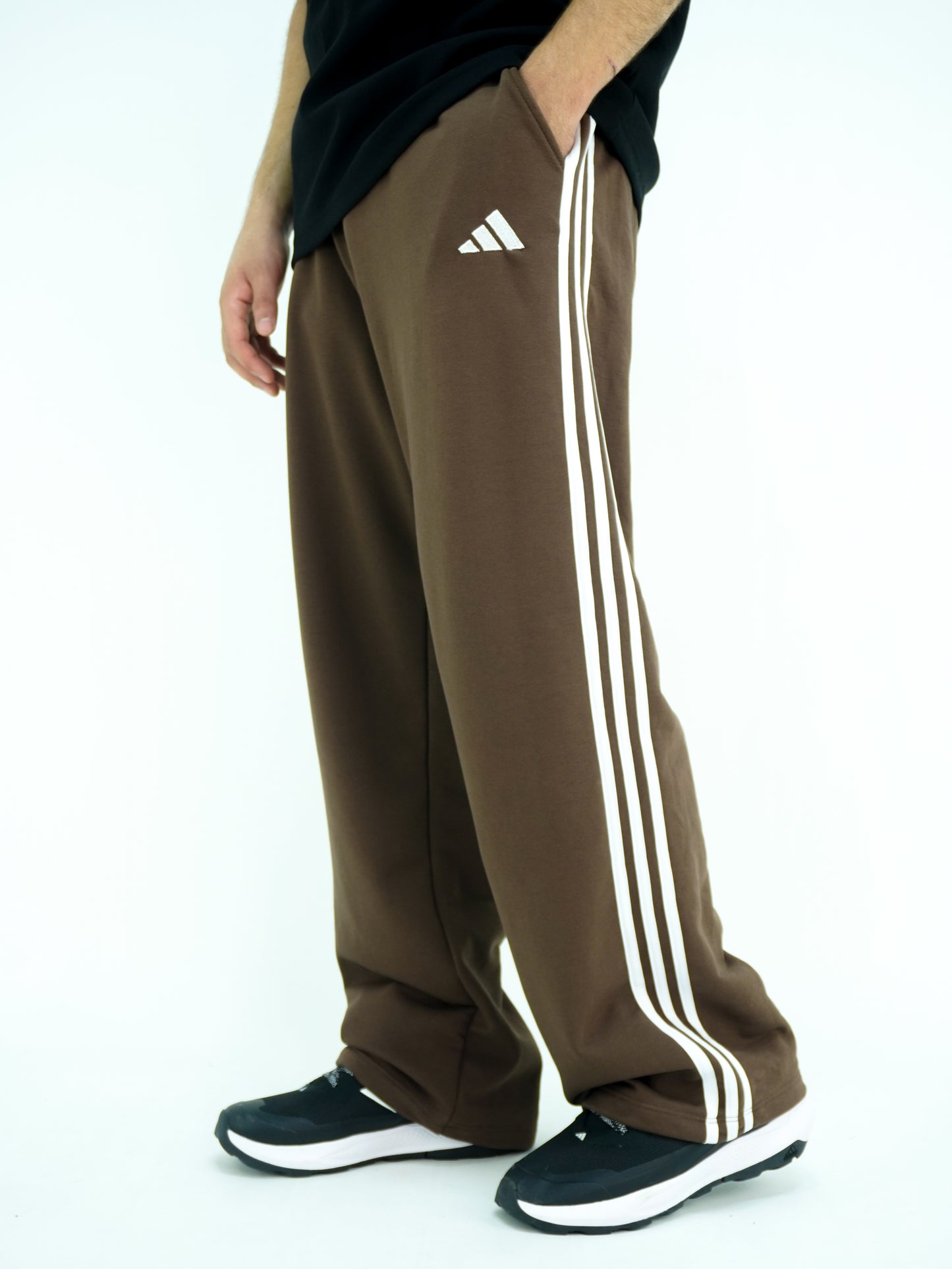 Brown - Three line jogger