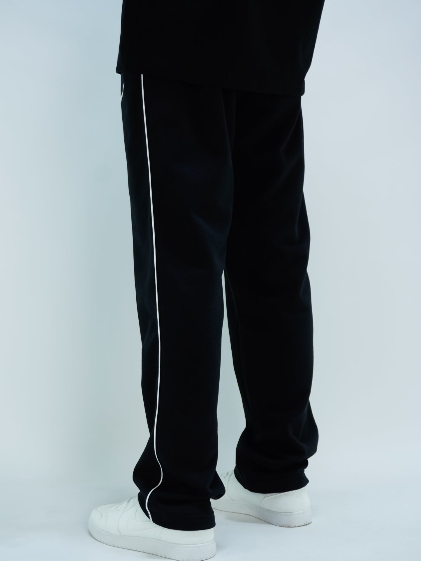 Black - Wide leg jogger pants