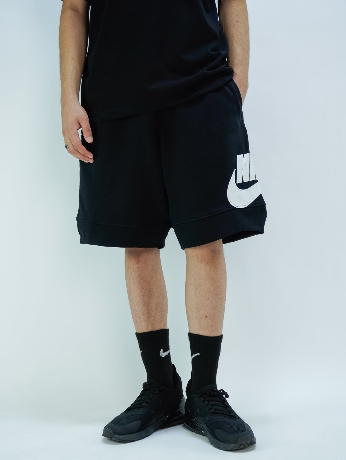 Black - Relaxed Shorts