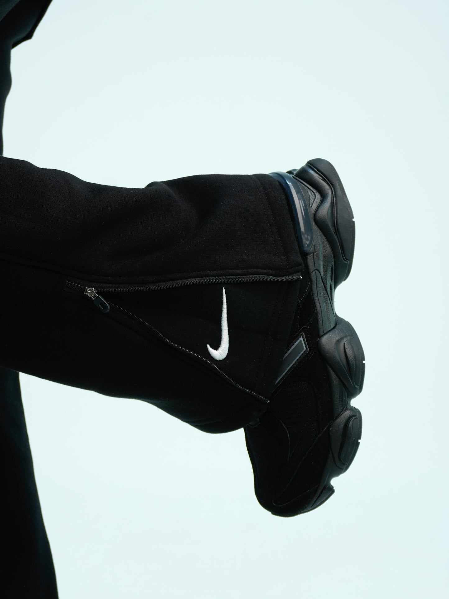 Black - Active zip jogger