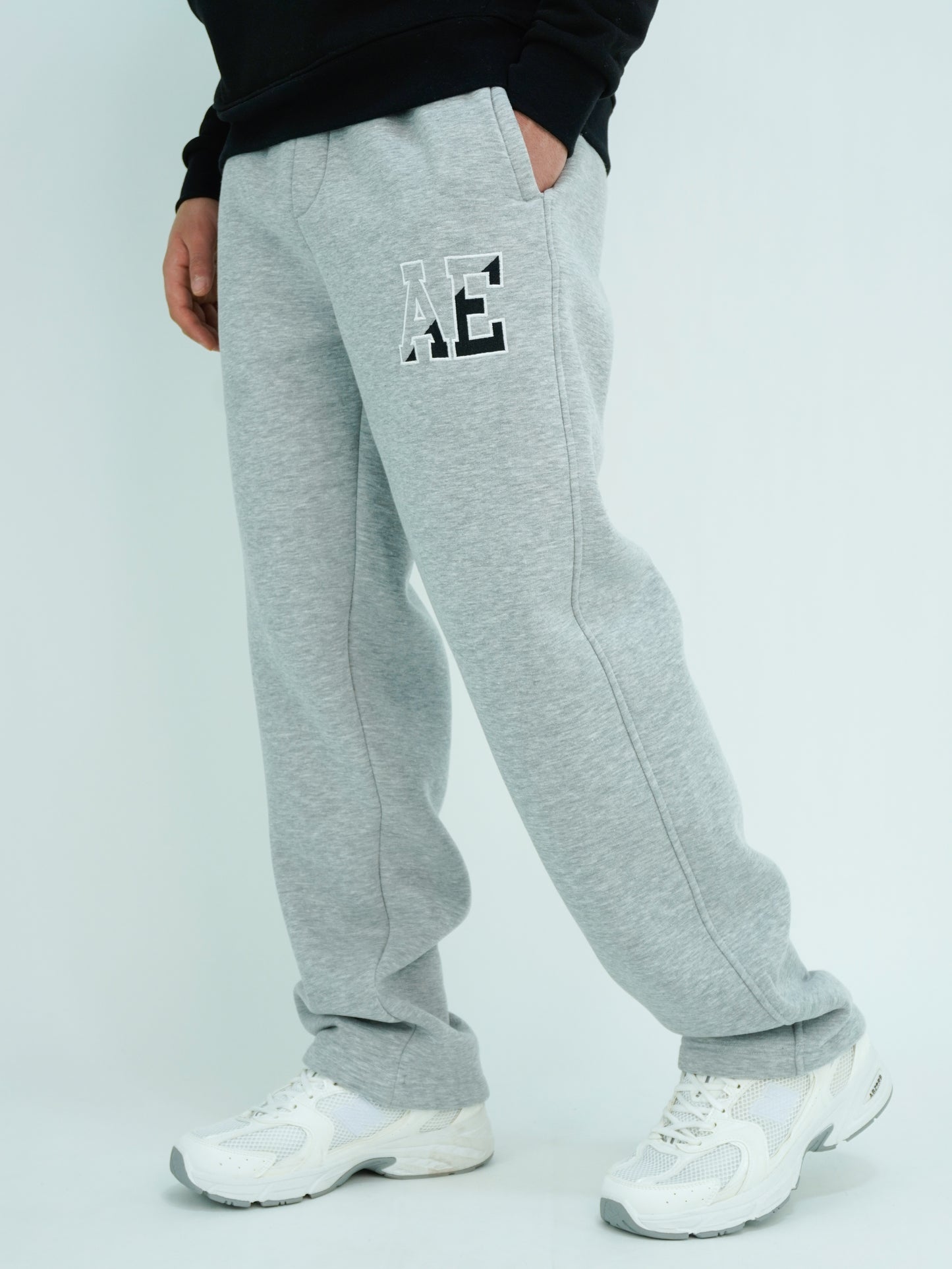 AE wide-leg jogger