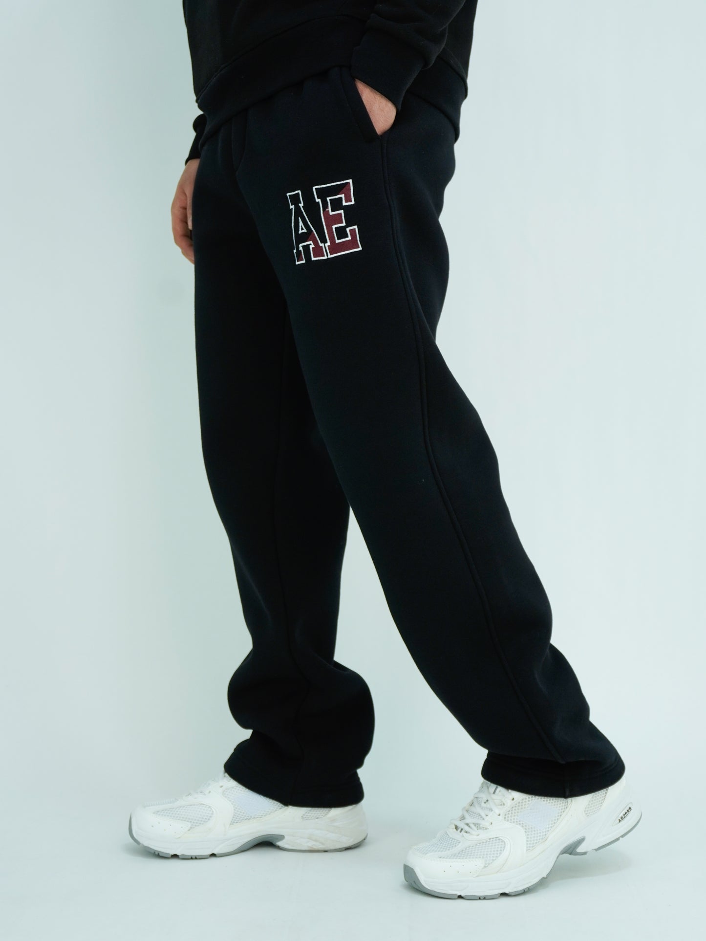 Black - AE wide-leg jogger