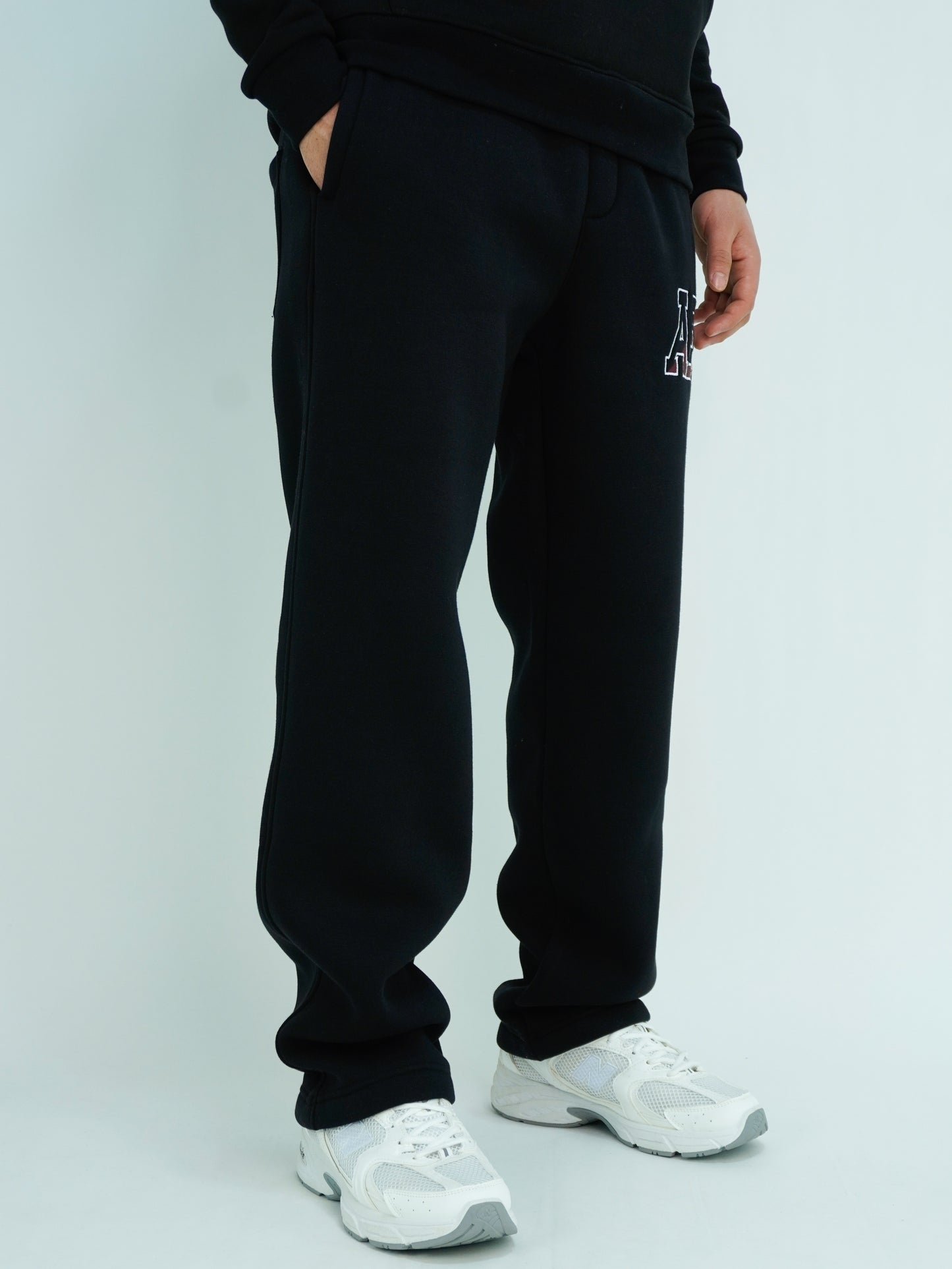 Black - AE wide-leg jogger