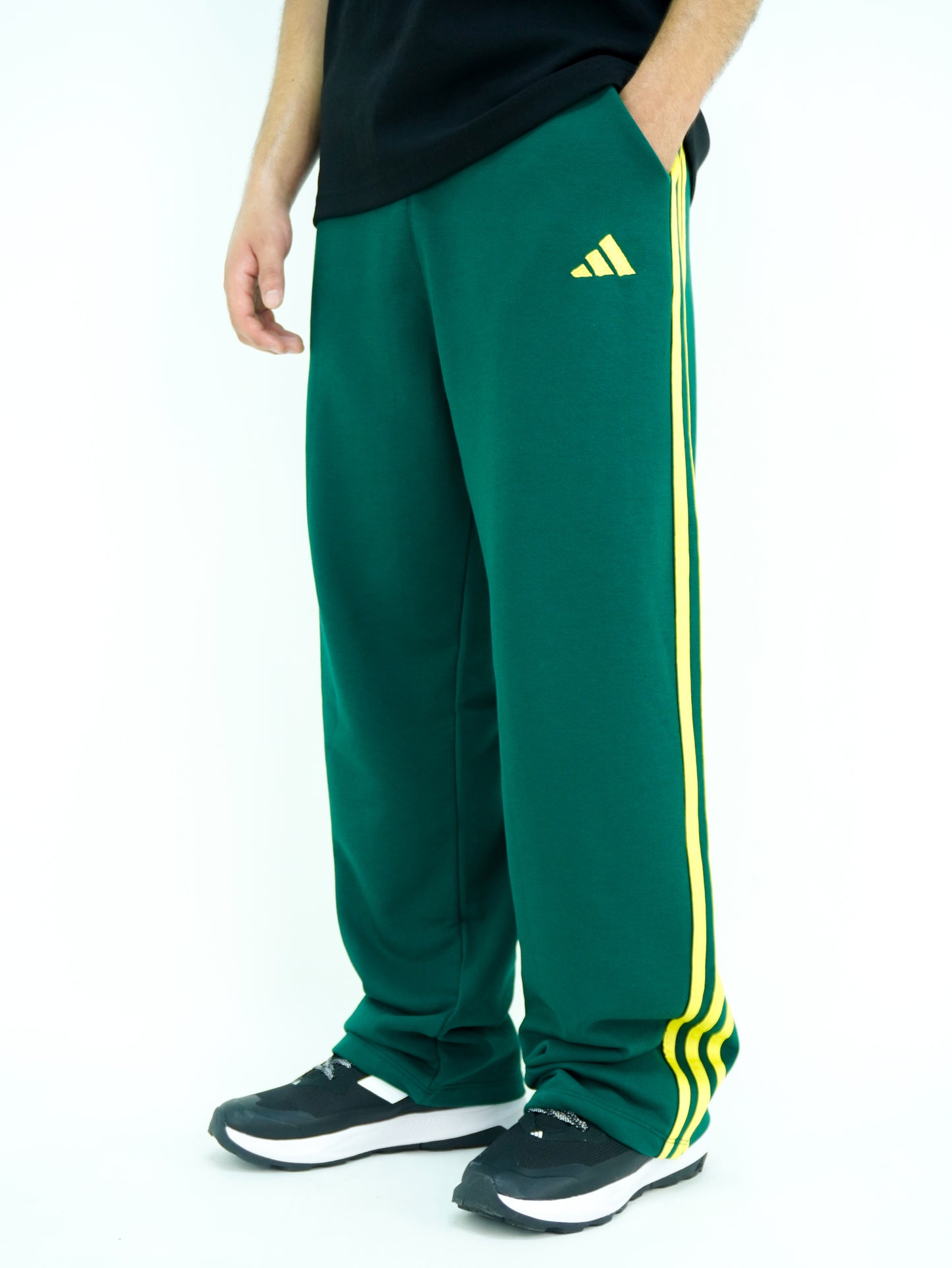 Olive - Three line jogger