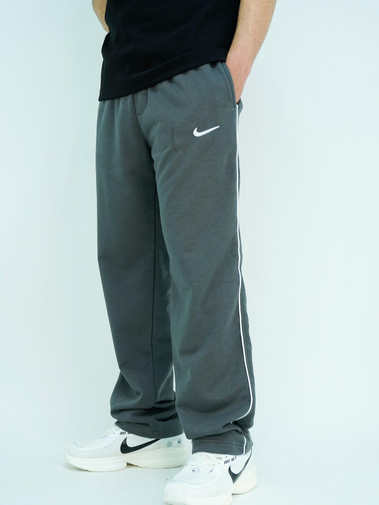Black - Wide leg jogger pants