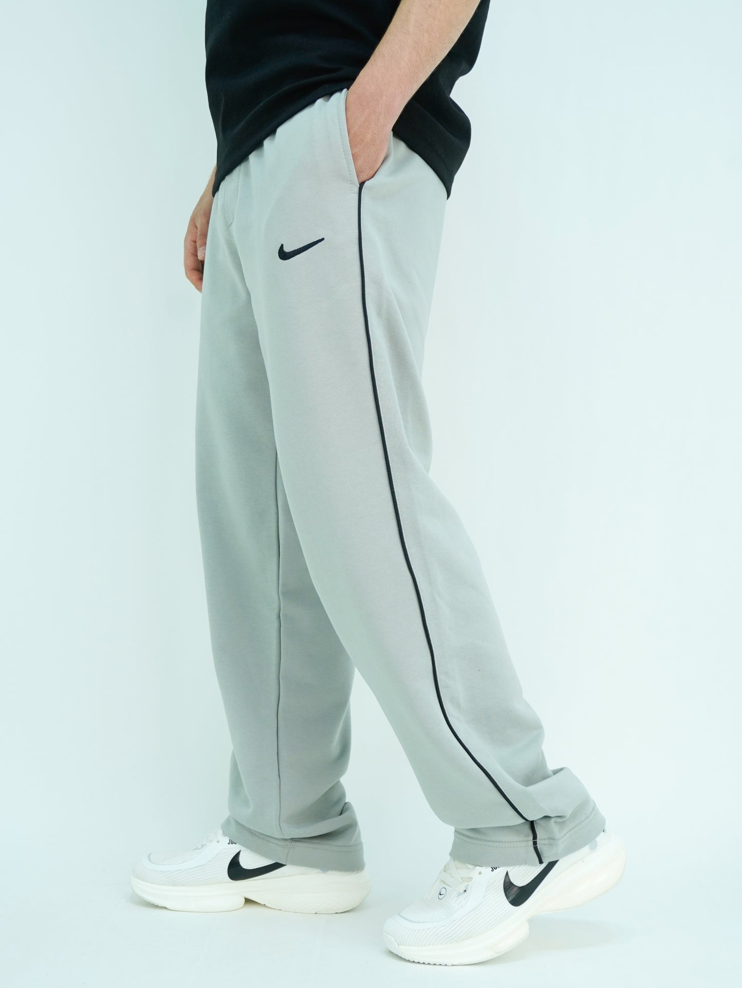 Black - Wide leg jogger pants