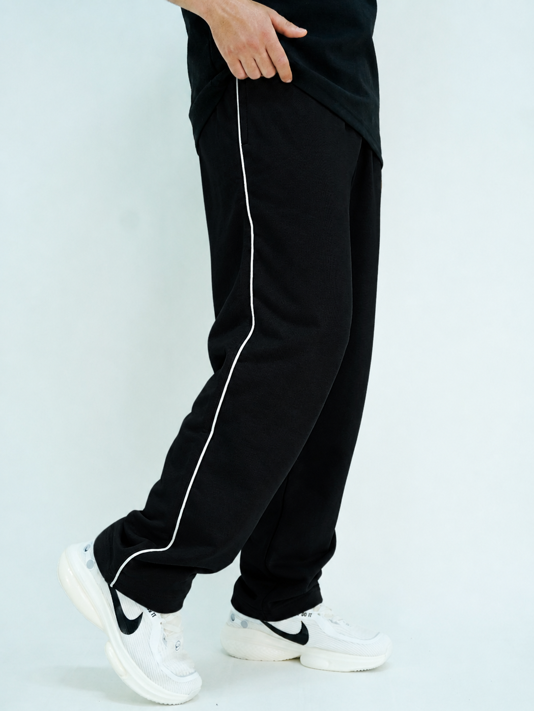 Black - Wide leg jogger pants