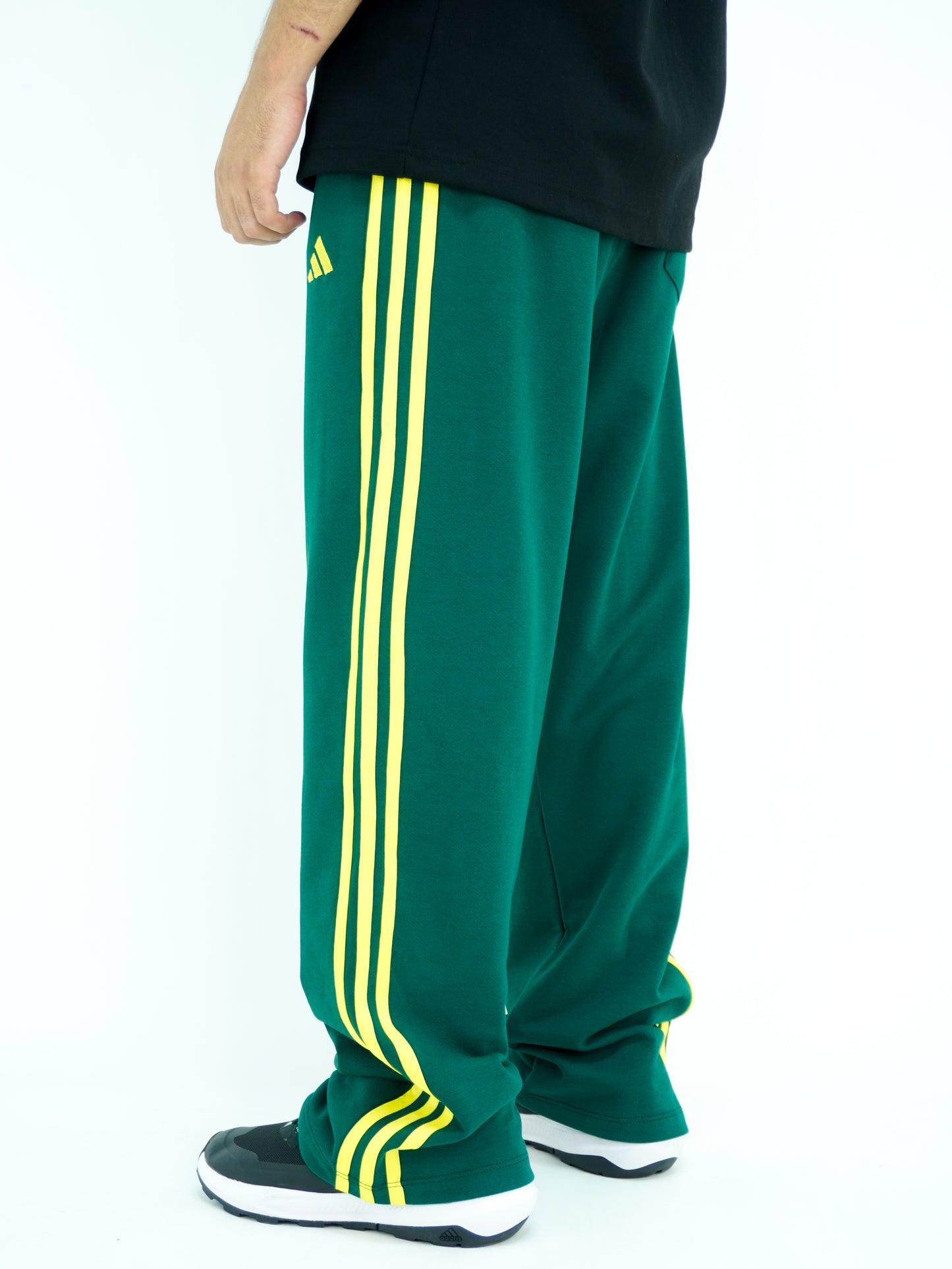 Olive - Three line jogger